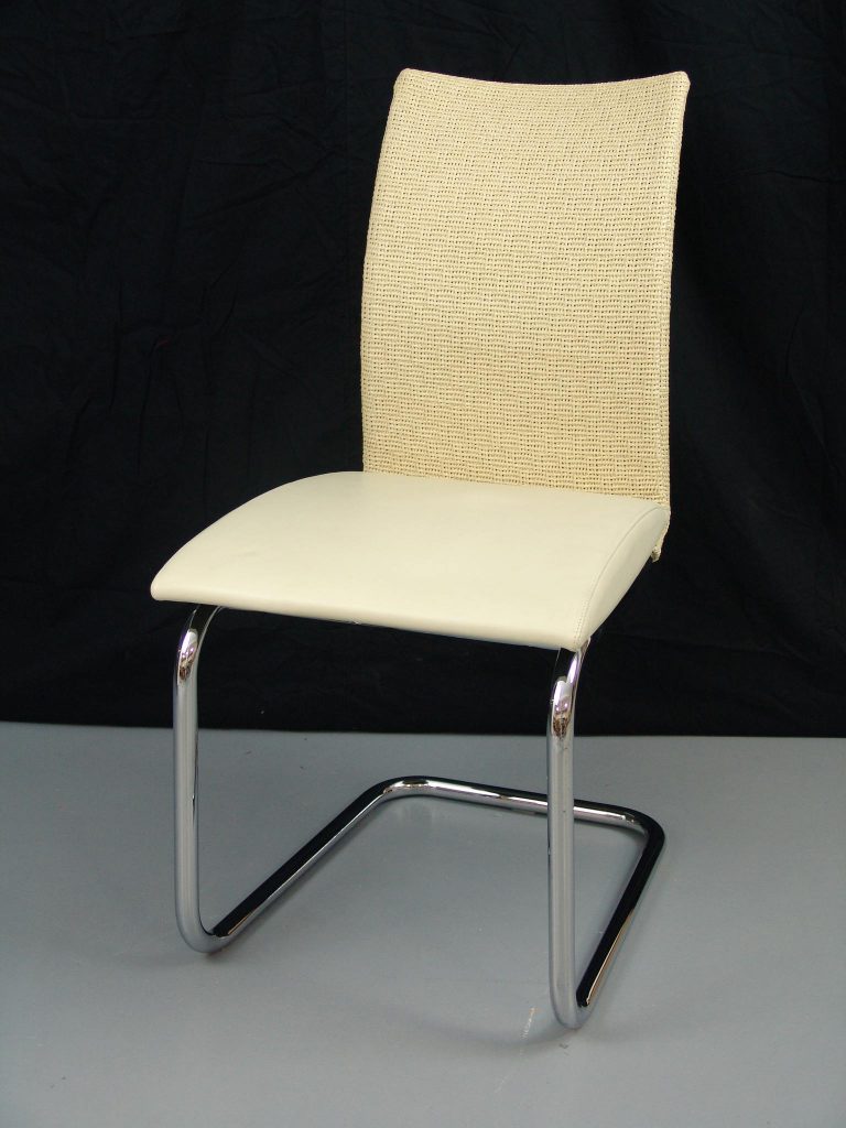 Freischwinger ohne Armlehnen, Gestell Rundrohr verchromt, Sitz Leder